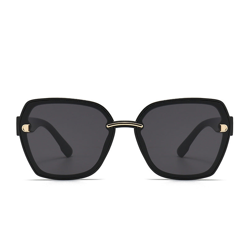Ladies' sunglasses with a stylish, square frame and elegant details Stornfield