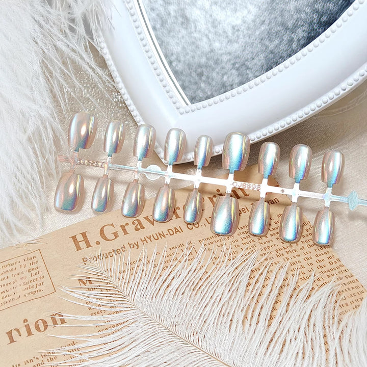 Shiny artificial nails Stornfield