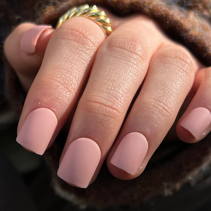 Artificial nail art with matte finish Stornfield
