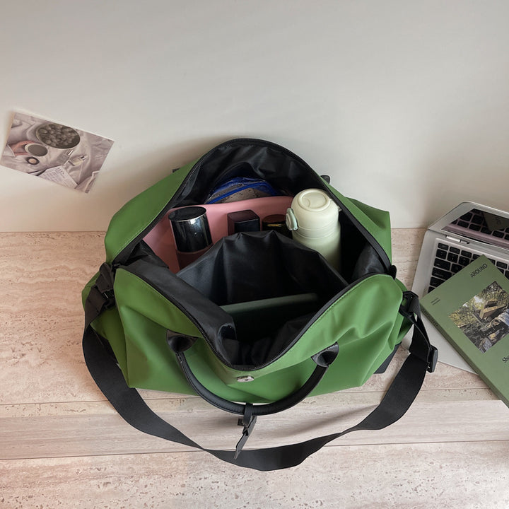 Elegant Travel Bag with Durable Material and Adjustable Shoulder Strap Stornfield