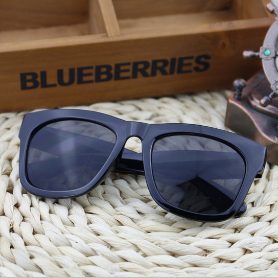 Women's sporty sunglasses with polarized lenses Stornfield