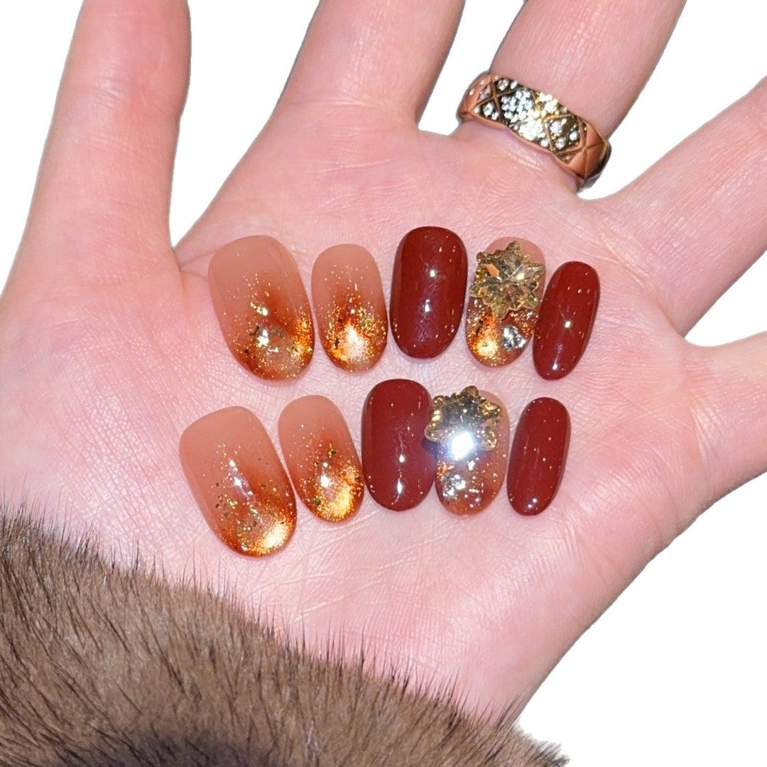 Artificial nail tips with golden accents Stornfield