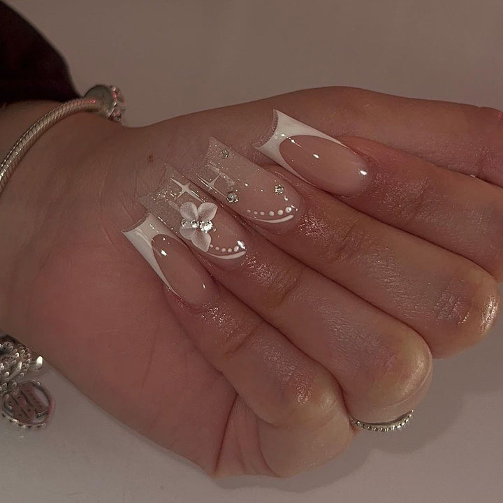 Elegant Artificial Nails Stornfield