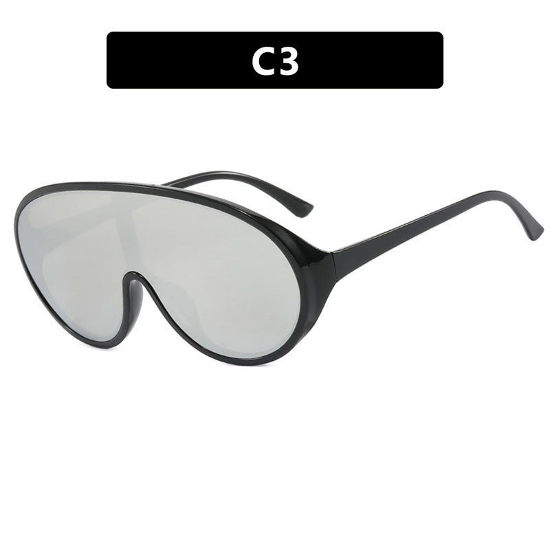 Women's futuristic sunglasses with large lenses and ergonomic frame Stornfield