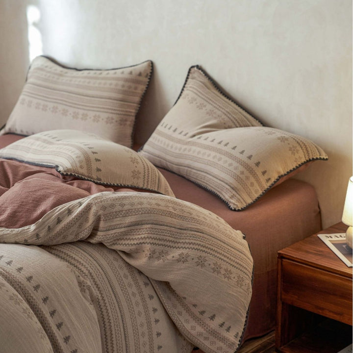 Cotton muslin duvet cover set with jacquard structure and Norwegian pattern