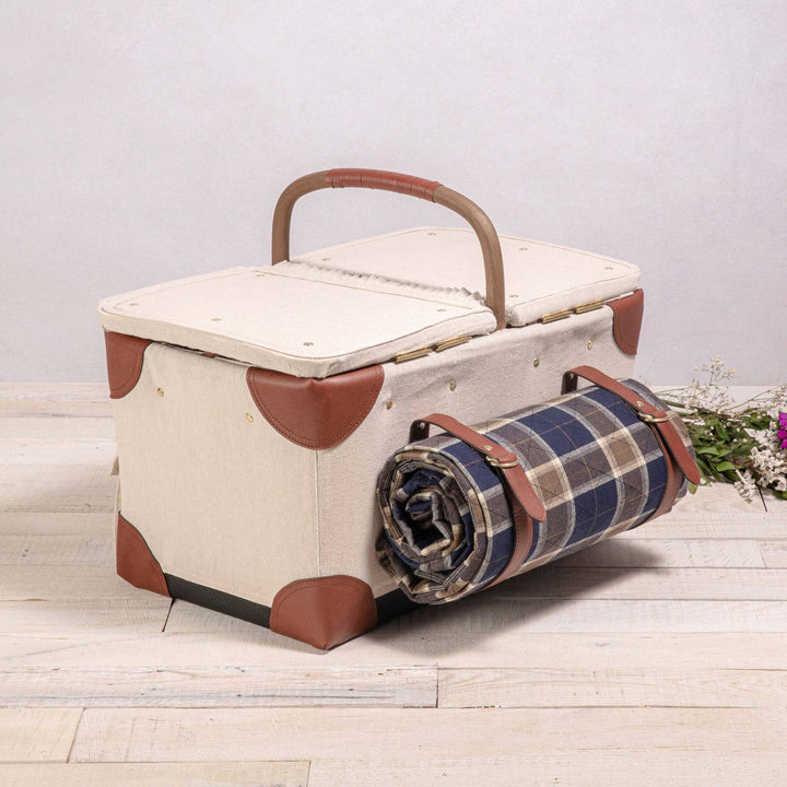 Women’s picnic basket with integrated dish set and wine glasses Stornfield