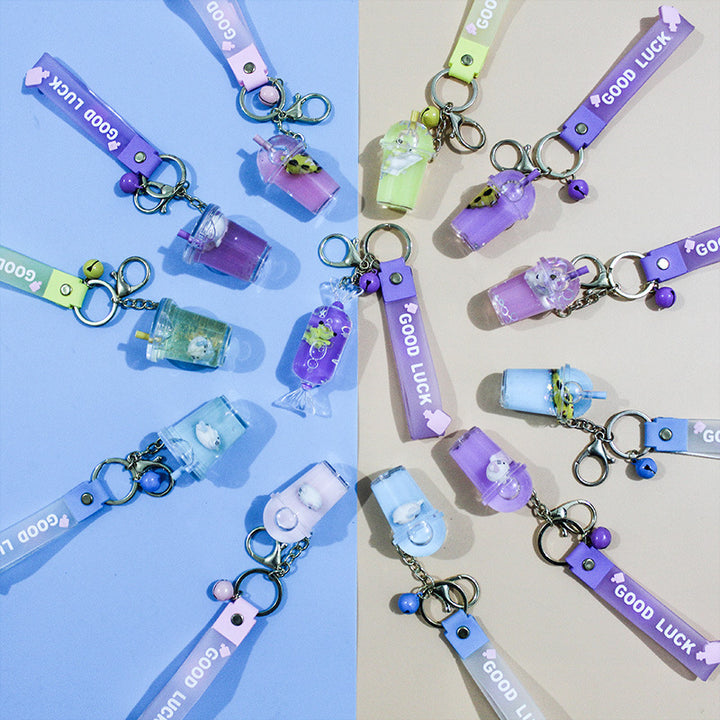 Unisex keychain with decorative cocktail design Bowlift
