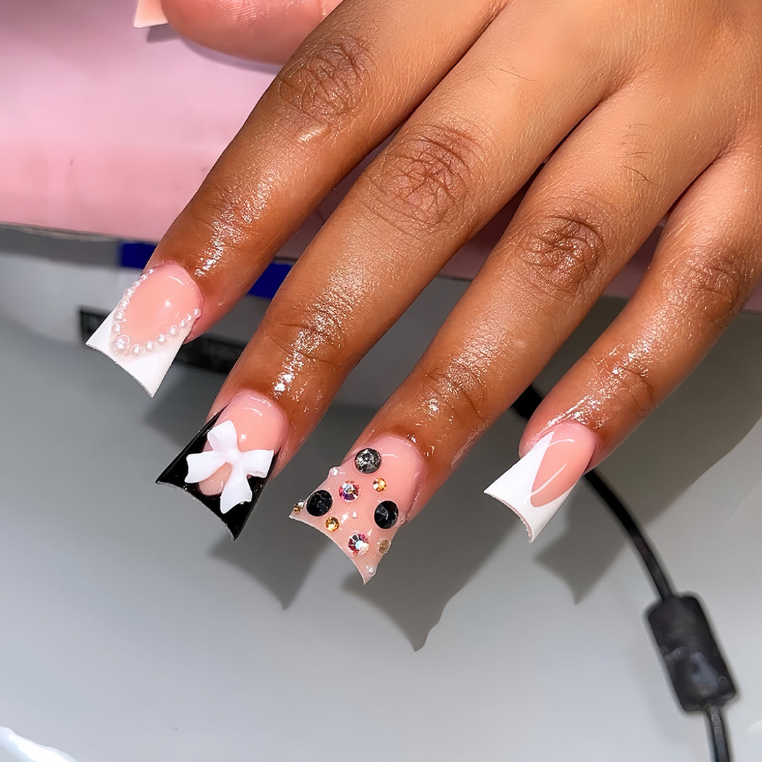 Decorative Press-On Nail Set with Elegant Design Stornfield