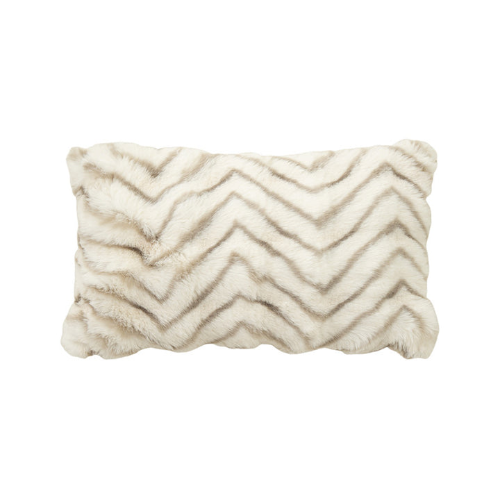 Square decorative cushion made of soft faux fur with inner cushion