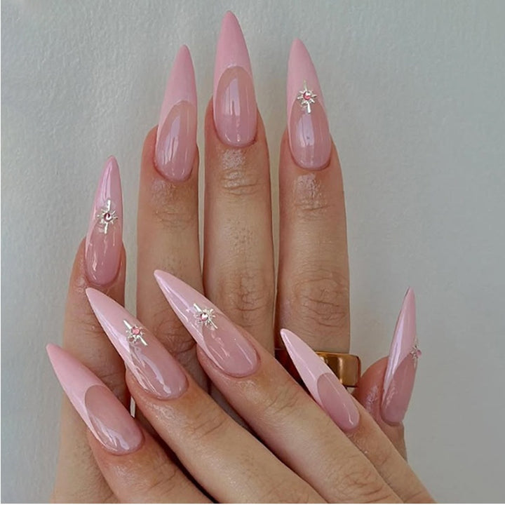 Artificial nail set with delicate mandala patterns and elegant accents Stornfield
