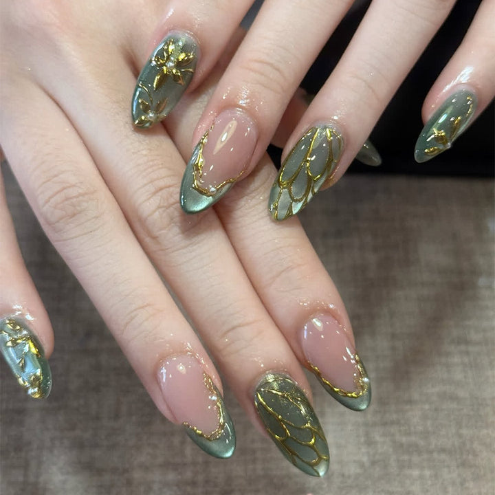 Artistic Nail Art Set with Gold and Leaf Design Stornfield
