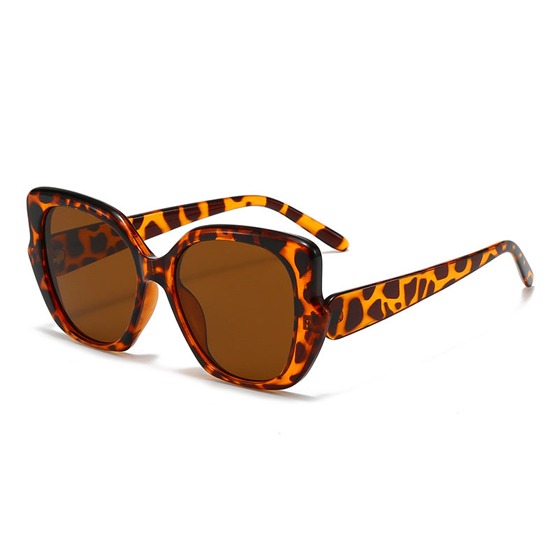Women's oversized fashionable sunglasses with curved frame Stornfield