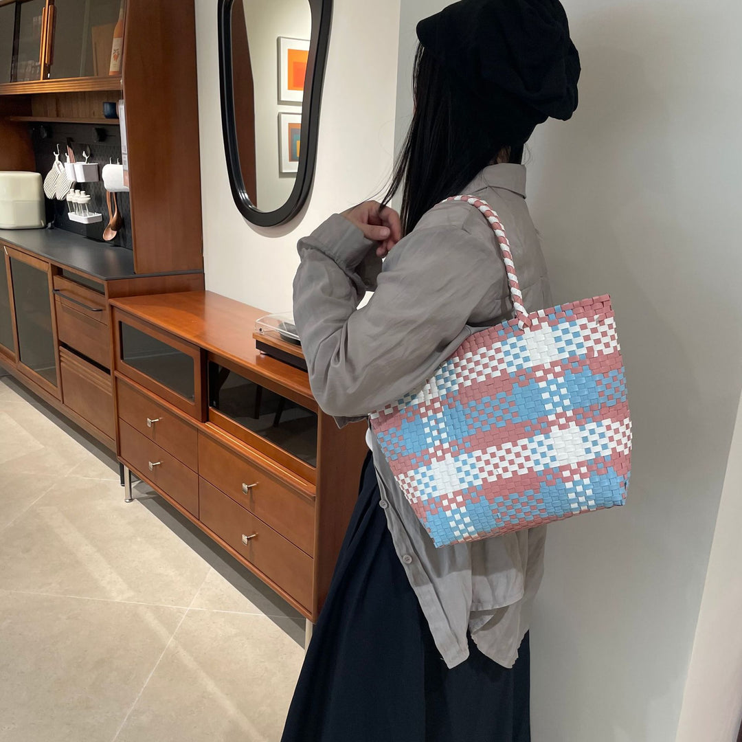Handwoven leisure bag in modern design Stornfield