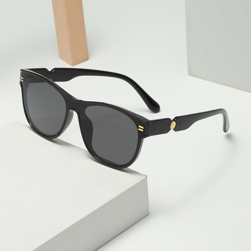 Women's fashionable sunglasses with unique frame Stornfield