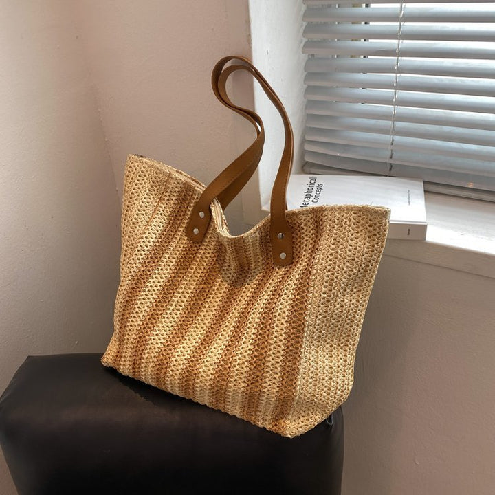 Spacious shopper bag with leather accents Stornfield