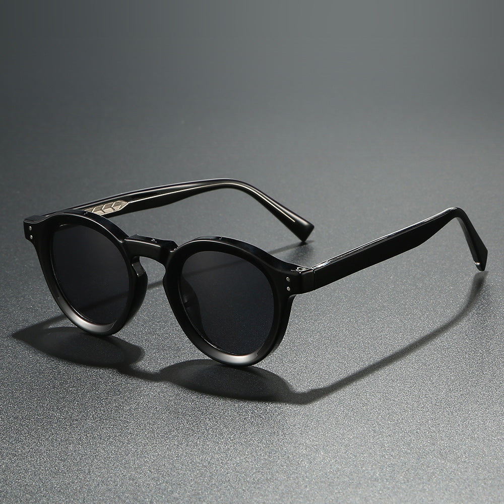 Ladies fashionable sunglasses in a stylish round design by Stornfield