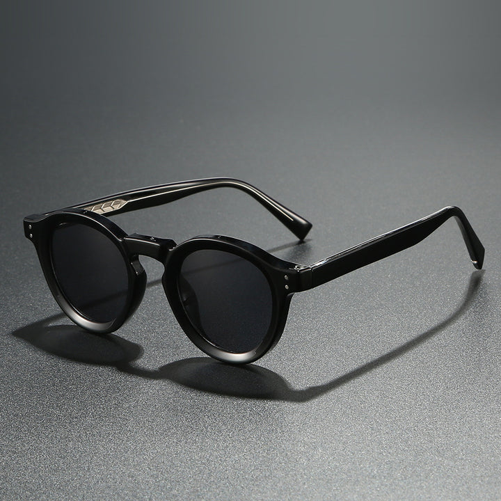 Ladies fashionable sunglasses in a stylish round design by Stornfield