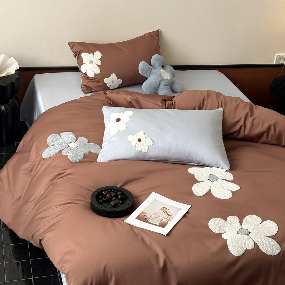 Bedding set made of cotton satin with 3D chenille flower appliqué