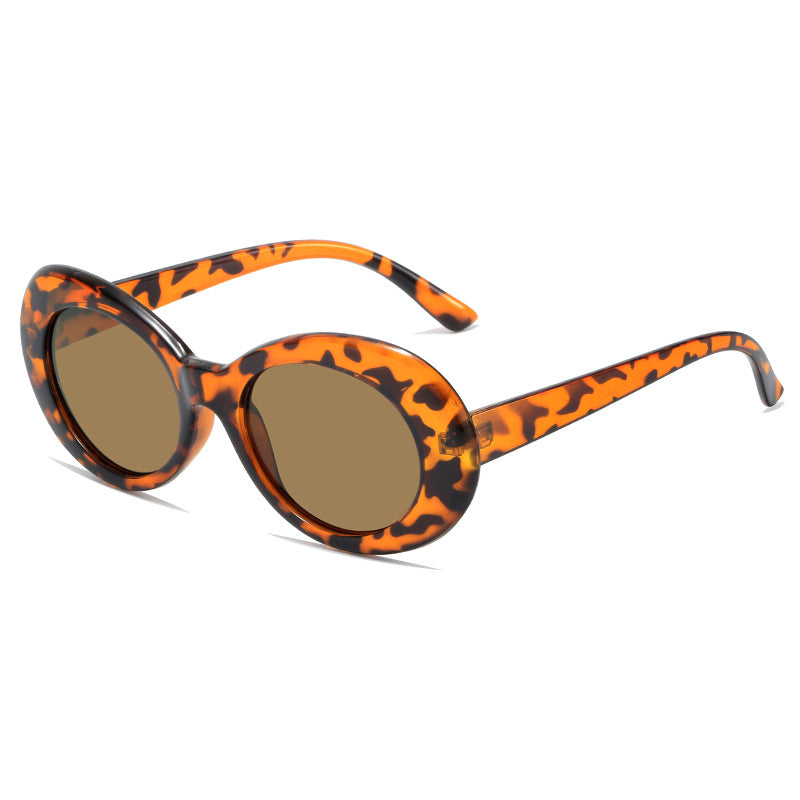 Ladies retro-inspired sunglasses with an elegant, oval frame Stornfield