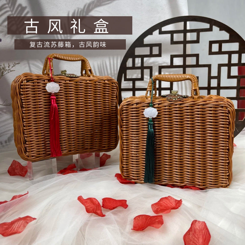 Women stylish and decorative gift basket case Stornfield