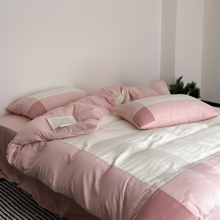 Duvet cover and pillowcase set made of cotton satin with quilted patchwork look and extra soft touch