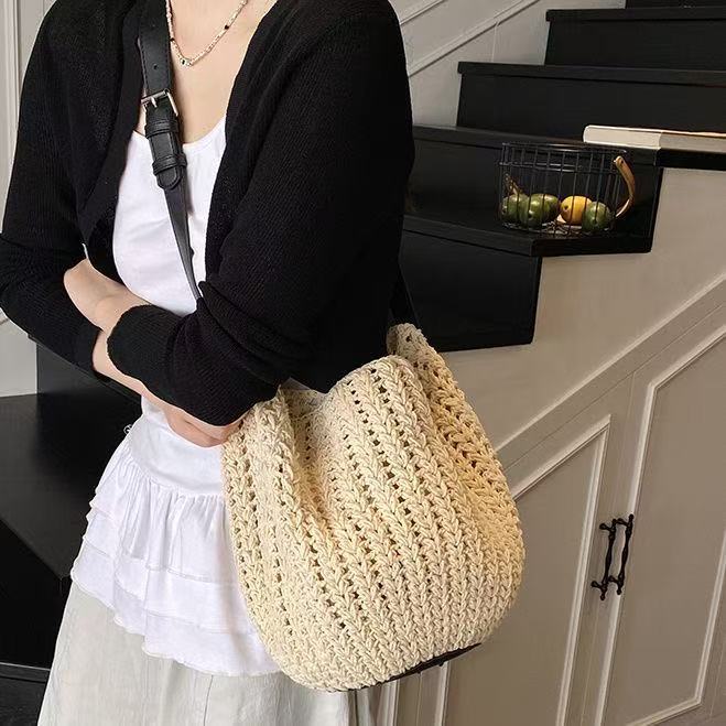 Hand-knotted shoulder bag Stornfield