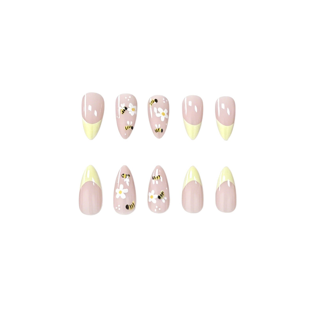 Floral Bee-Themed Nail Art Enhancements Stornfield