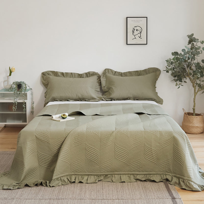Quilted Leaf-Pattern Ruffled Bedspread and Pillow Sham Set