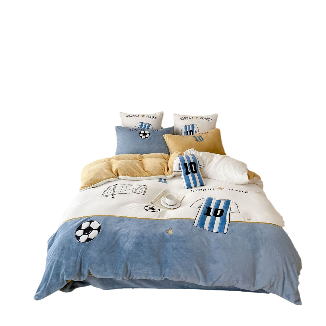 Cozy children's bedding in soccer design made of velvet complete set