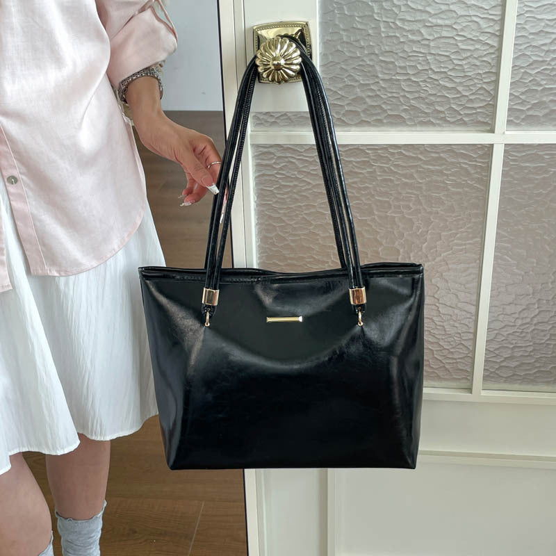 Elegant Glossy Handbag