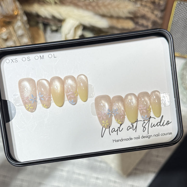 Stylish Press-On Nail Set with Floral Design Stornfield