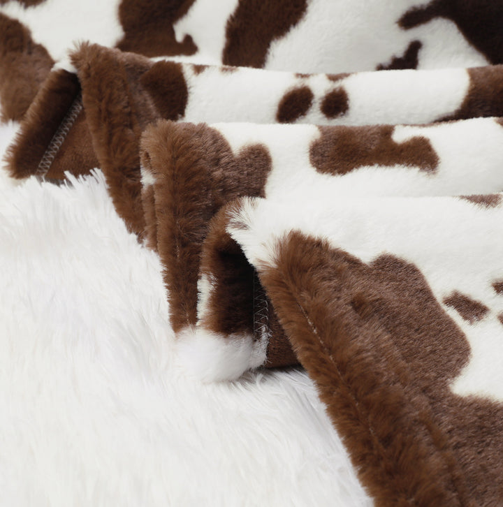 Ladies Cozy and Stylish Bedspread Stornfield