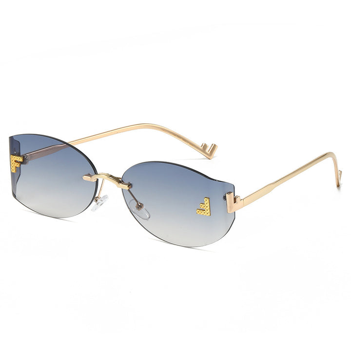 Elegant Winged Sunglasses Stornfield
