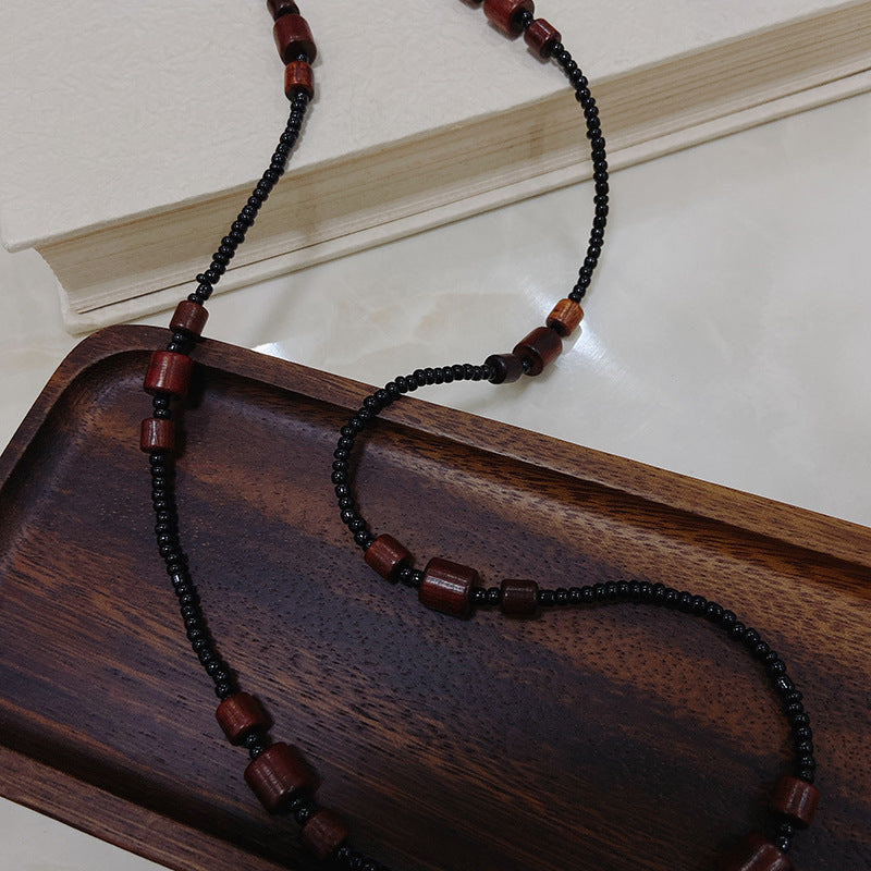 Fashionable glasses holder chain with stylish beads Stornfield