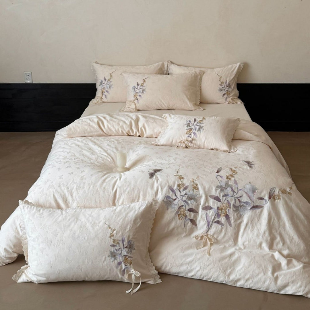 Botanical Jacquard Duvet Cover & Pillow Sham Set with Embroidered Floral Motifs and Lace Trim