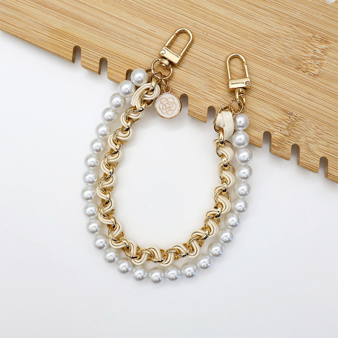 Chic Pearl-Chain Eyewear Holder Stornfield
