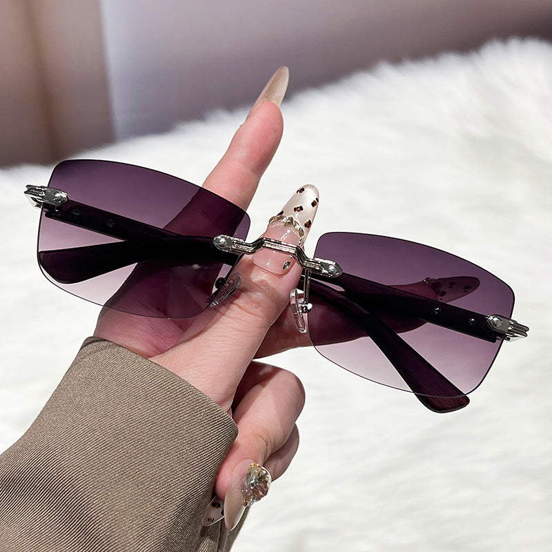 Ladies extravagant fashionable sunglasses with innovative frame Stornfield