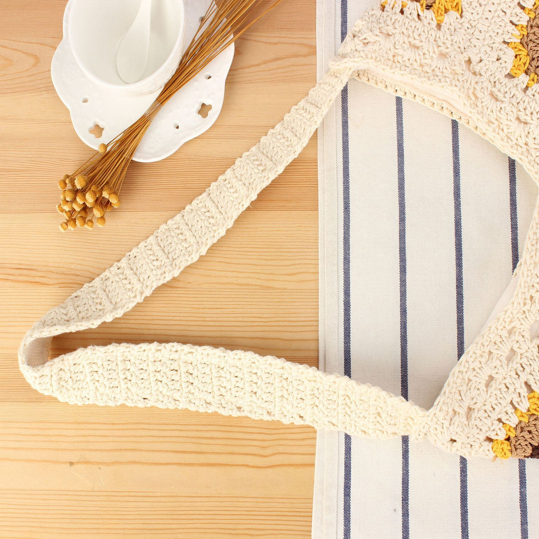 Hand-knotted tote bag with floral crochet motifs Stornfield