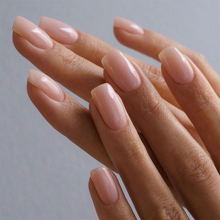 Acrylic nail set with natural finish and luxurious shine Stornfield