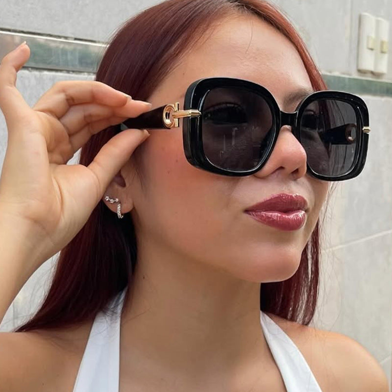 Women's square sunglasses with luxurious metal accent Stornfield
