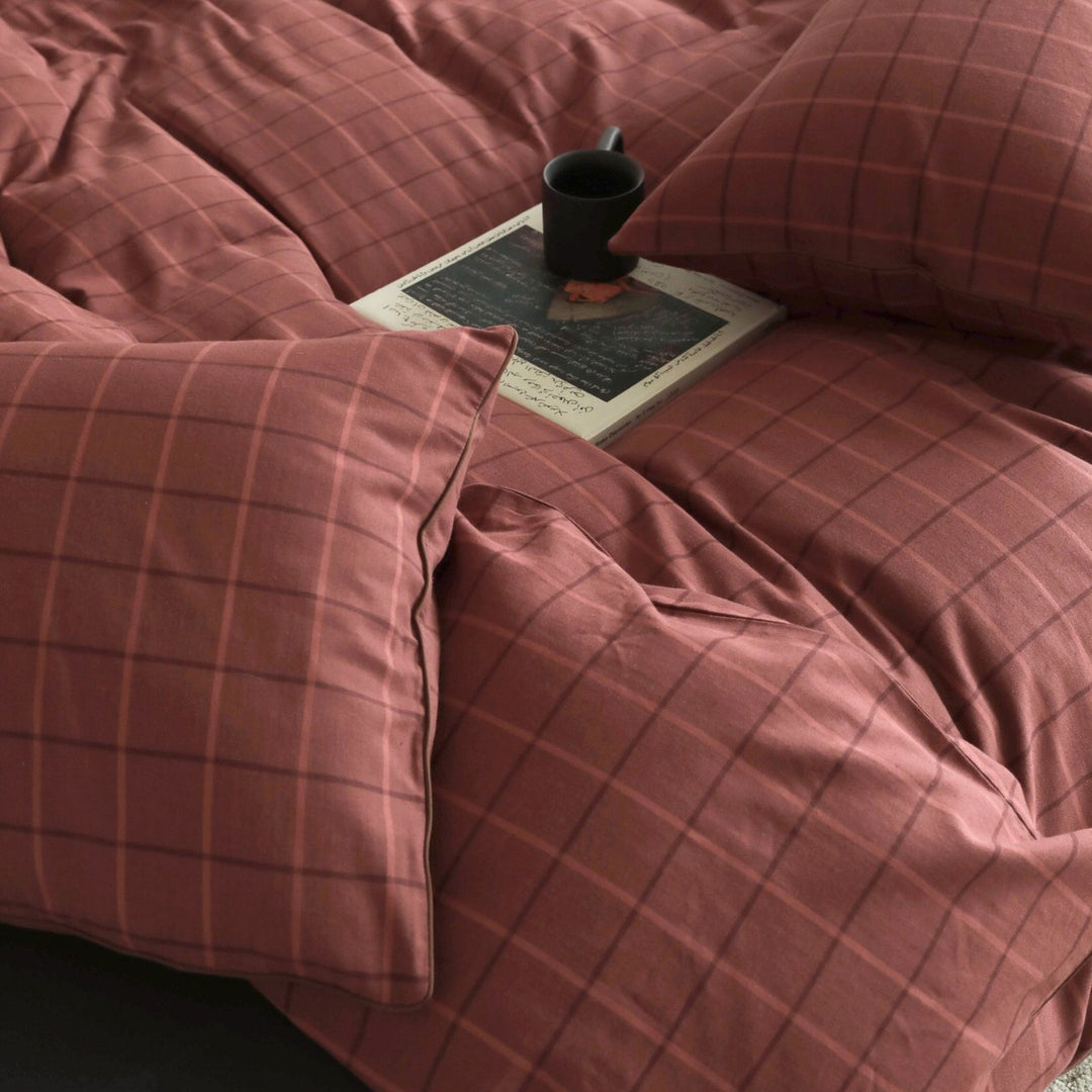 Bedding set made of cotton satin with fine check pattern and extra-soft finish