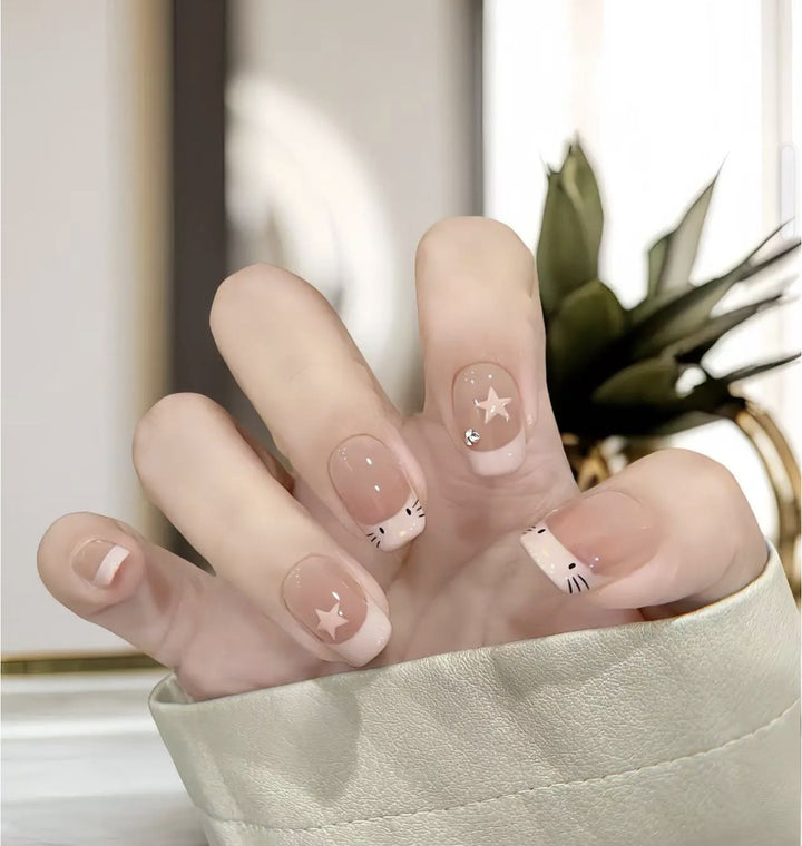 Artistic Character-Embellished Press-On Nails Stornfield