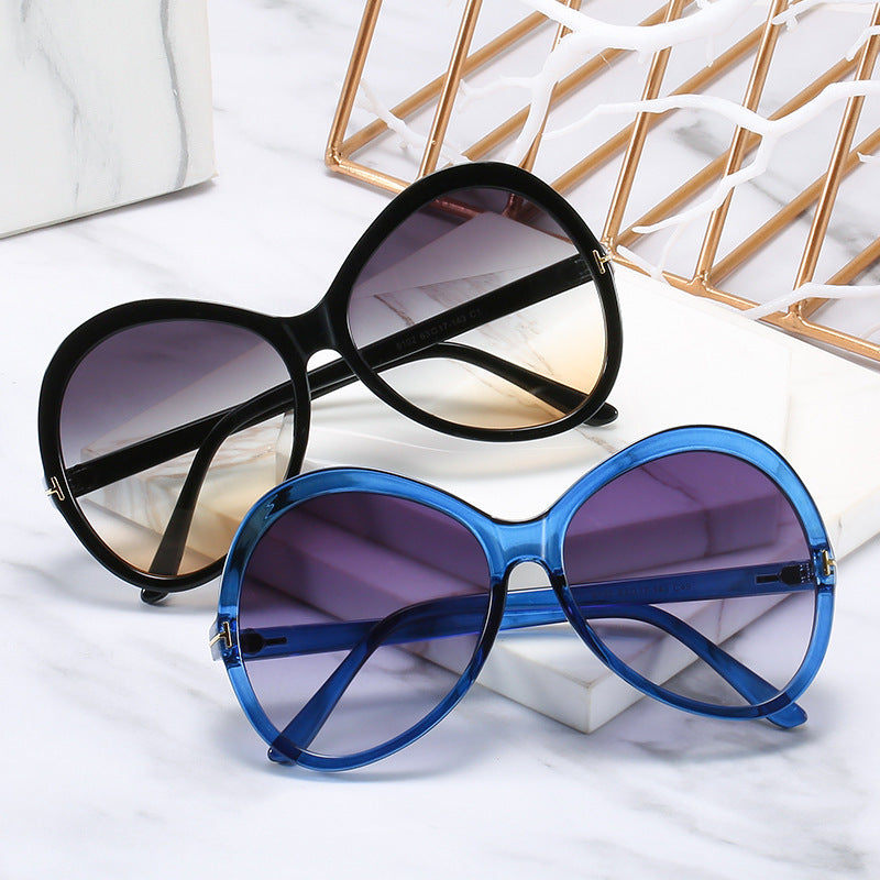 Fashion-Forward Oversized Butterfly Sunglasses Stornfield