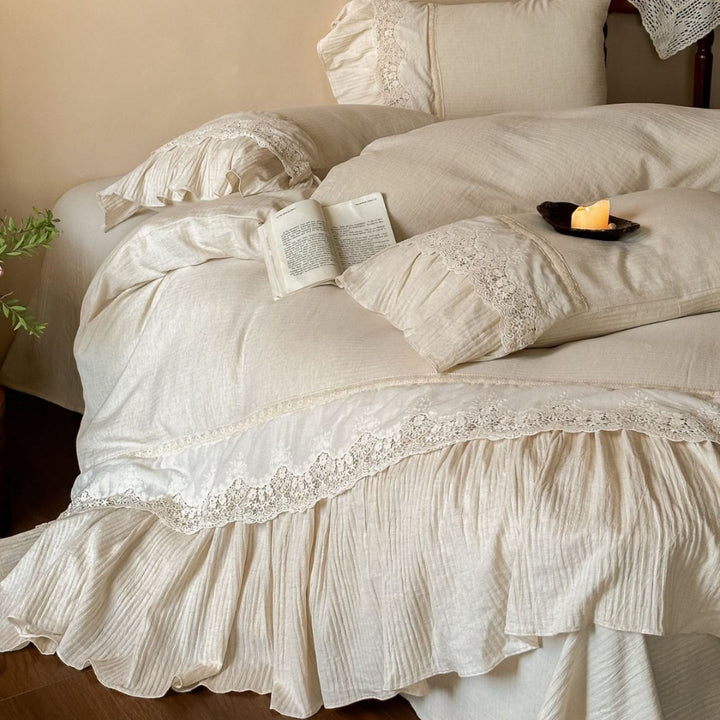 Vintage-inspired cotton-linen bedding set with ruffled frill and lace trim