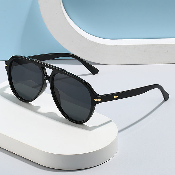 Women's fashionable sunglasses with stylish tortoise frame Stornfield