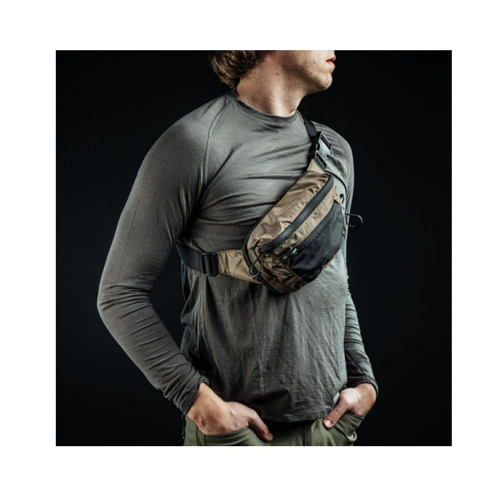 Practical waist bag with multiple compartments Stornfield
