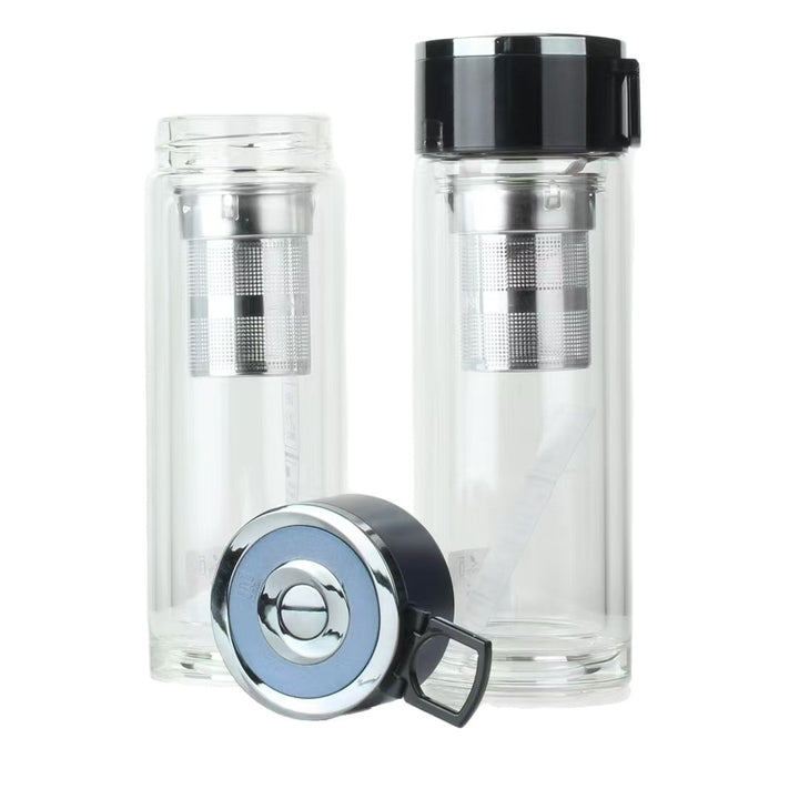 Women's tea bottle with integrated strainer from Stornfield