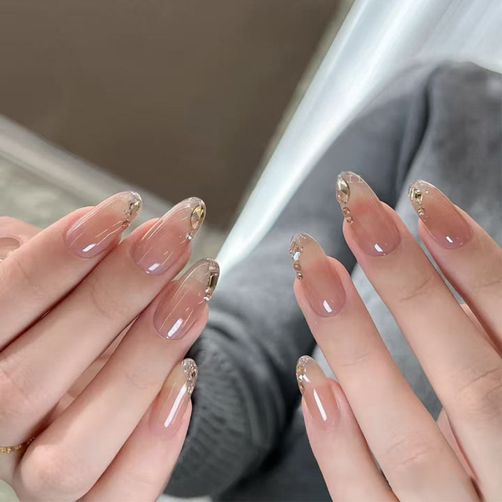 Long-lasting and Decorative Art Nails Stornfield