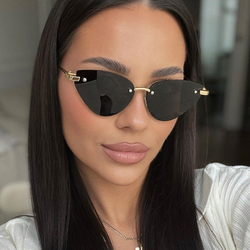 Women elegant Cat-Eye sunglasses with ultra-light metal frame Stornfield