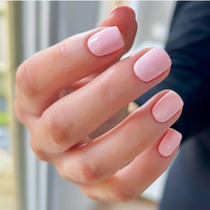 Glossy Press-On Nail Set with Elegant Design Stornfield